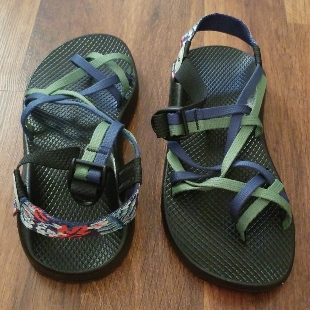 Chacos NWOT 8 Wide Tropical Green